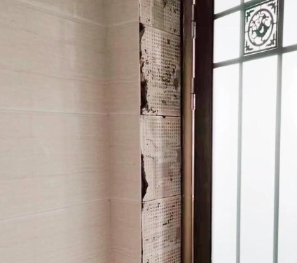 威海瓷砖空鼓免砸砖维修公司分享吸水砖泡水时间不够或过长都会对瓷砖铺贴效果产生影响